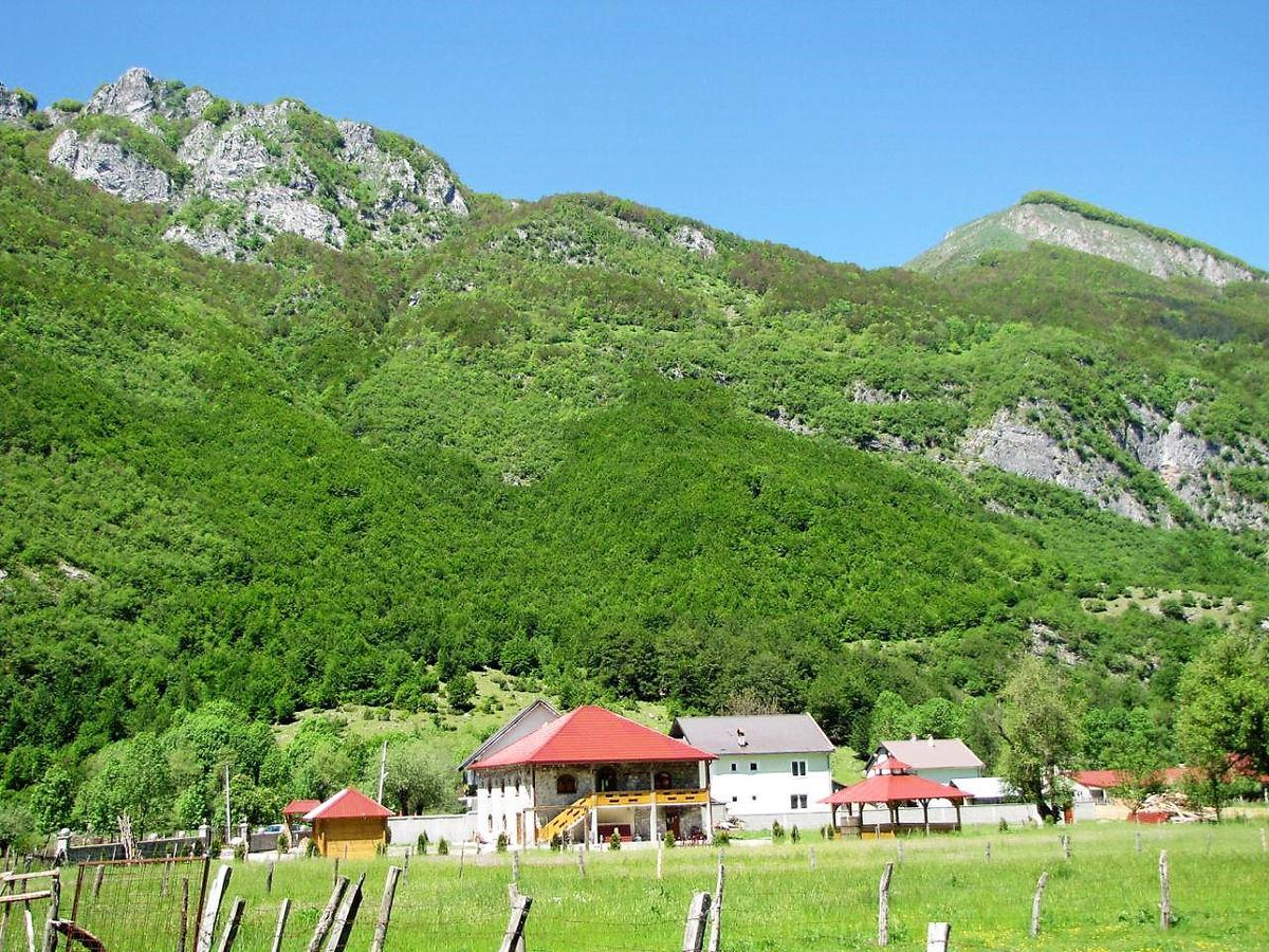 Eko Katun Rosi - Old Tower Hotell Gusinje Exteriör bild
